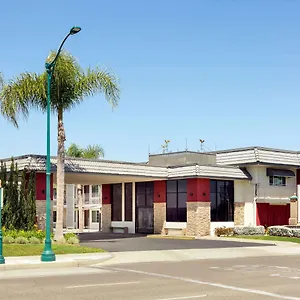 Days & By Wyndham At Disneyland Park Motel Anaheim